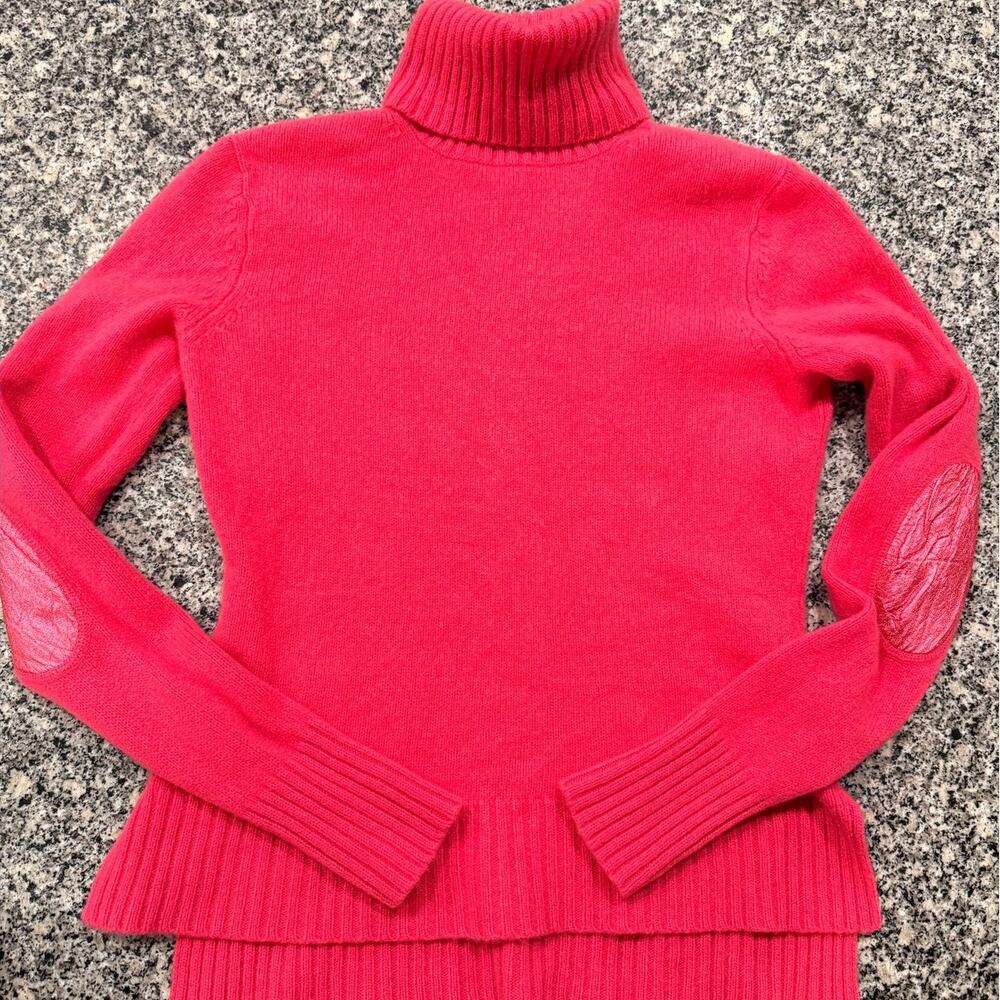 Neiman Marcus Cashmere Pink Turtleneck Sweater - Medium